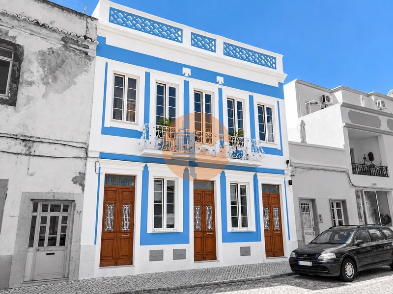 Casa V4 Renovada no centro Olhão - ar condicionado, piscina, bbq, vidros duplos, terraço