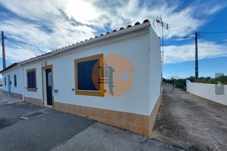 Casa Térrea T1 Zona calma totalmente renovada. Arrendamento de Outubro a Maio