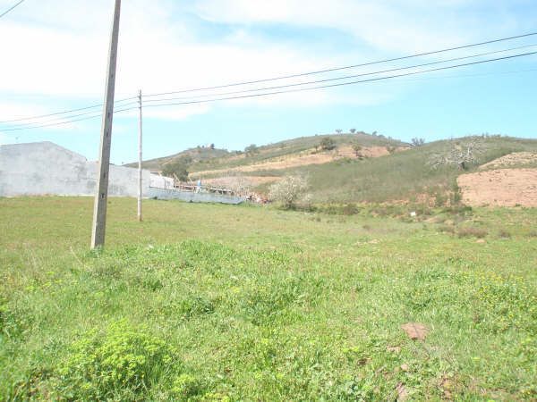 Lote de terreno novo com 10000m2 Monte Ruivo Alte Loulé - água da rede, bons acessos, electricidade