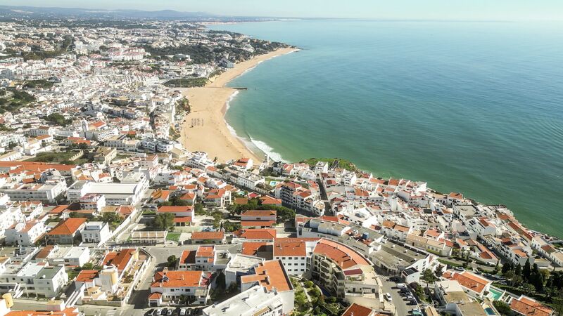 Apartamento T4 Cidade Albufeira - ar condicionado, vidros duplos, equipado, piscina, terraço