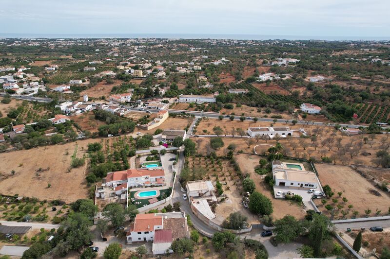 Moradia V8 para reconstruir Boliqueime Loulé à venda - terraços, piscina