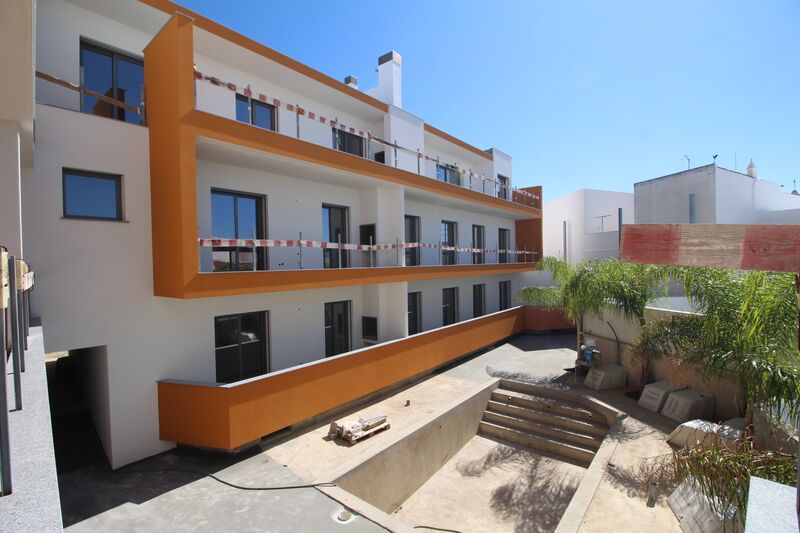 апартаменты новые в центре T3 Pêra Silves - бассейн, гараж, система кондиционирования, солнечные панели