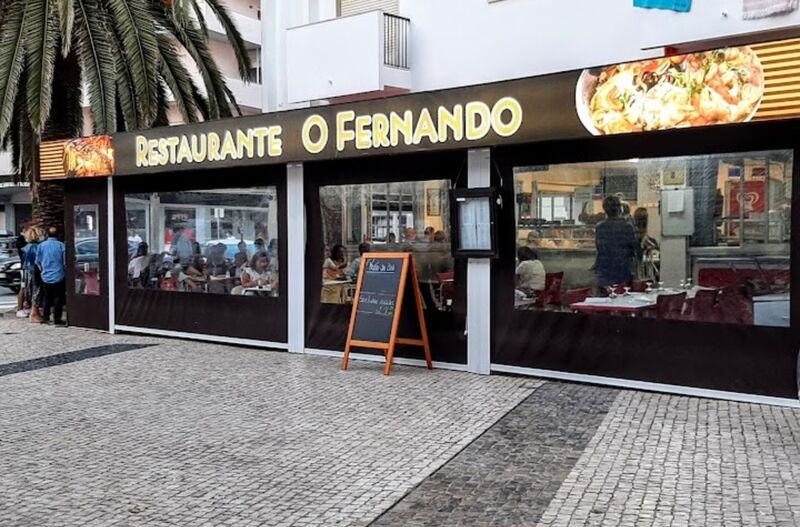 ресторан экипирован Centro Armação de Pêra Silves - эспланада, великолепное месторасположение,
