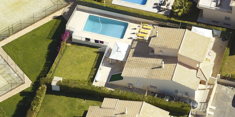 Moradia V4 Galé Guia Albufeira à venda - lareira, arrecadação, piscina, vista mar, bbq, terraço