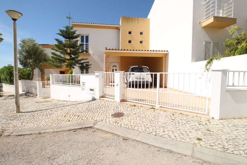 House Semidetached townhouse V4 Pêra Silves - backyard, balcony, garden, swimming pool, parking lot, fireplace, air conditioning, terraces, terrace, heat insulation, balconies, sea view, barbecue