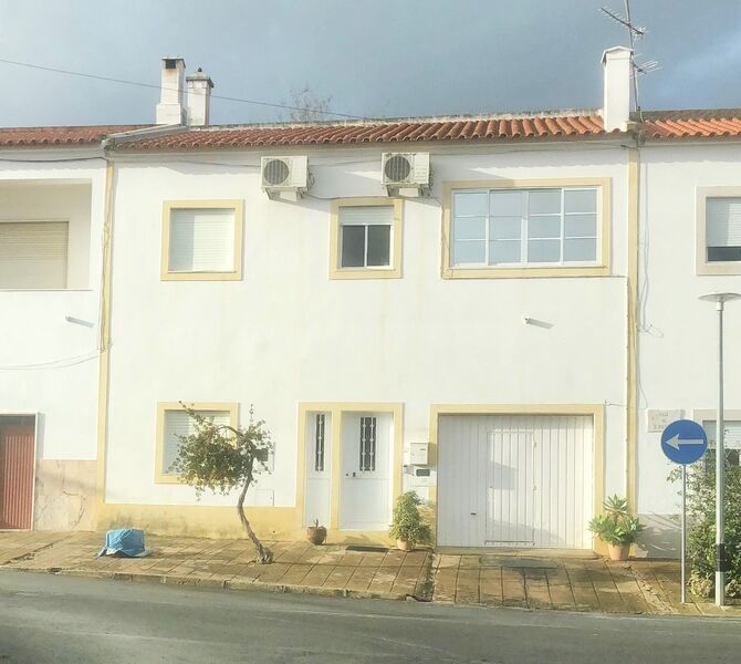 Moradia em banda V4 à venda Juromenha Nossa Senhora da Conceição Alandroal - piscina, garagem, quintal, terraço