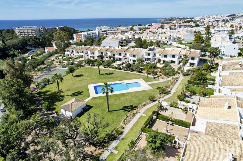 House 3 bedrooms townhouse Areias de São João Albufeira - quiet area, swimming pool, barbecue, garden, private condominium, tennis court