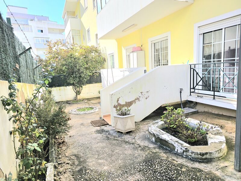 Apartment in good condition 2 bedrooms Portimão - garage, barbecue