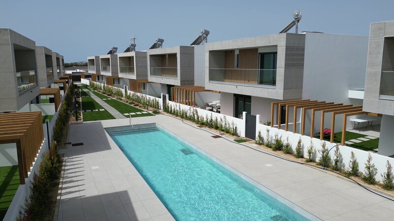 Maison V3+1 Jumelée Ferreiras Albufeira - piscine, climatisation, terrasse, garage, résidence fermée, jardin