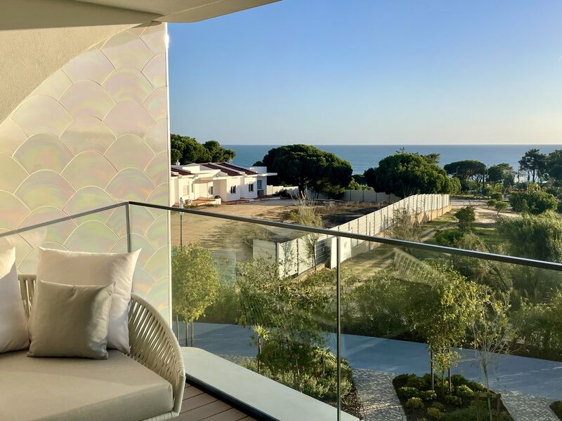 Apartment T3 Luxury near the beach Galé Guia Albufeira - terrace, gardens, garden, air conditioning, playground, swimming pool