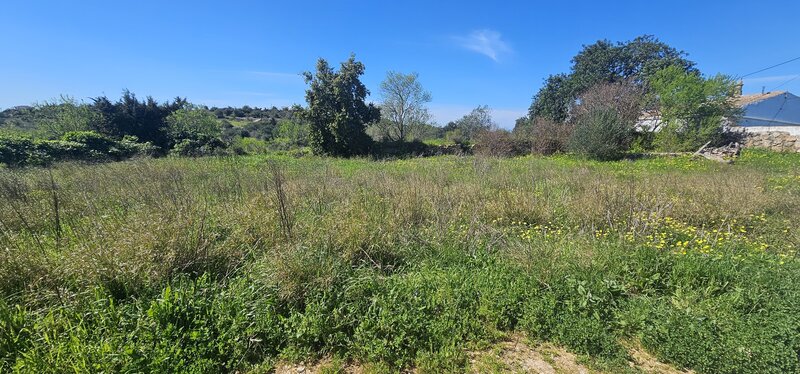 Plot of land with 410sqm Paderne Albufeira - water, electricity