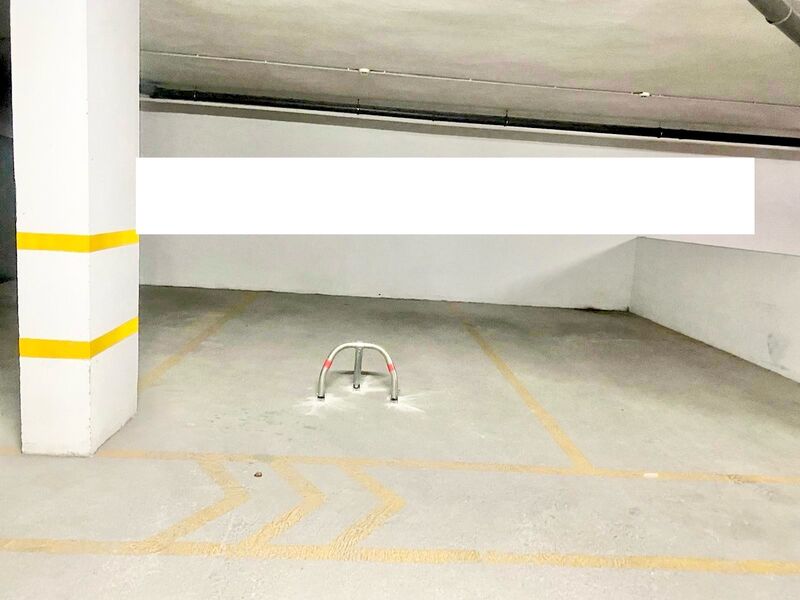 Parqueamento com 18m2 Armação de Pêra Silves