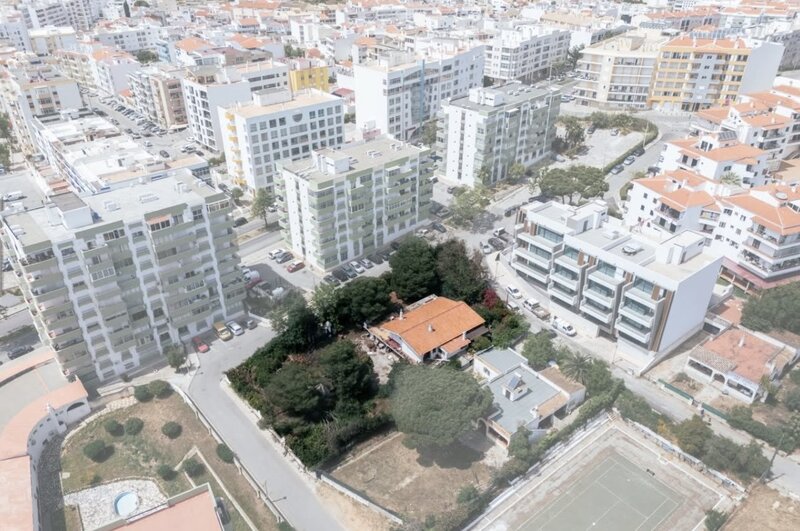 Land Urban with 5006sqm center Quarteira Loulé