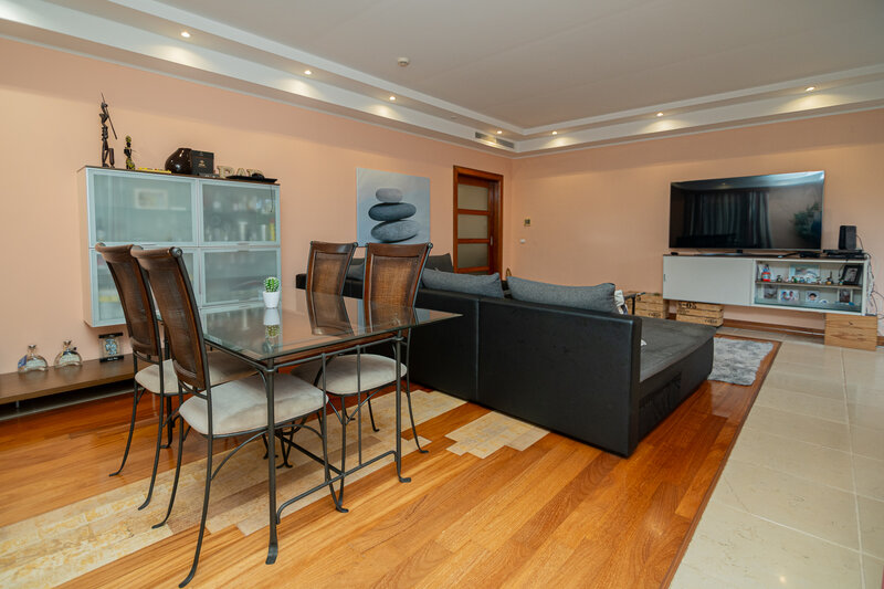 Apartment 2 bedrooms Lagoa (Algarve) - central heating, garden, air conditioning, double glazing, quiet area, tennis court, floating floor, condominium, swimming pool
