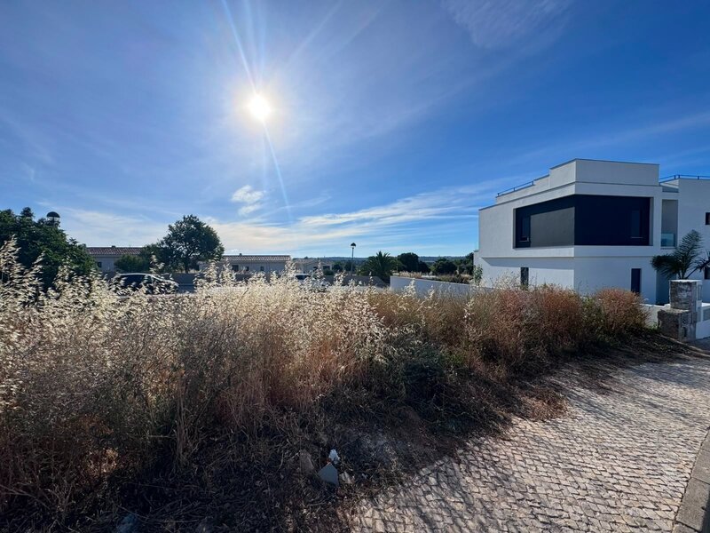 Terreno Urbano com 323m2 Areias Mexilhoeira Grande Portimão - vista magnífica, zona muito calma