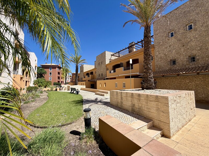 House 3 bedrooms Vilamoura Quarteira Loulé - swimming pool, garage, gardens, private condominium