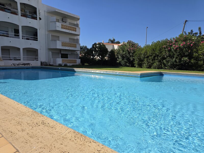 Apartamento com boas áreas T2 Albufeira - piscina, varanda