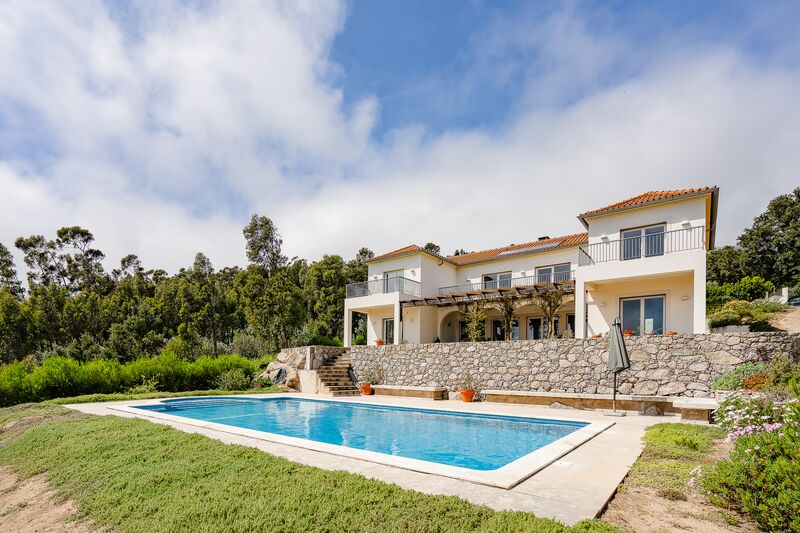 Moradia V3 Fóia Monchique - terraços, jardim, painéis solares, piscina, garagem, varandas, chão radiante, bbq