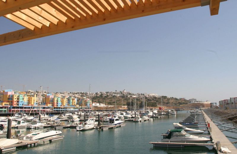 Lote de Terreno com 11 170 m²  em Albufeira