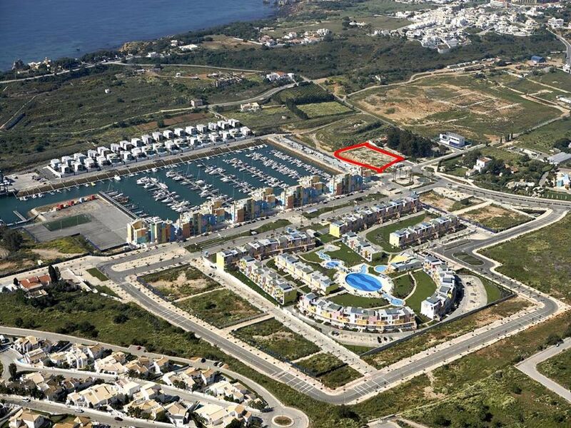 11 170 m²  Land plot in Albufeira