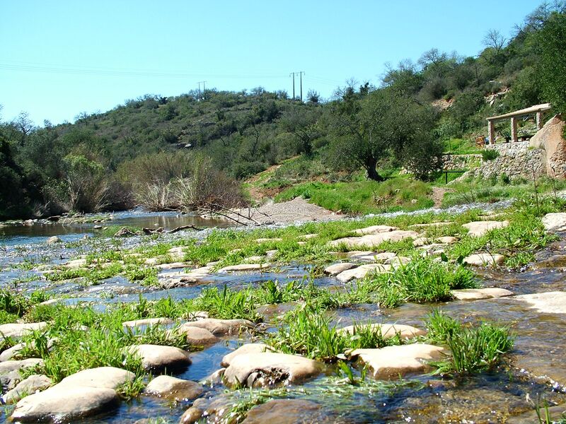 Lote de Terreno com 1 400 m²  em Albufeira