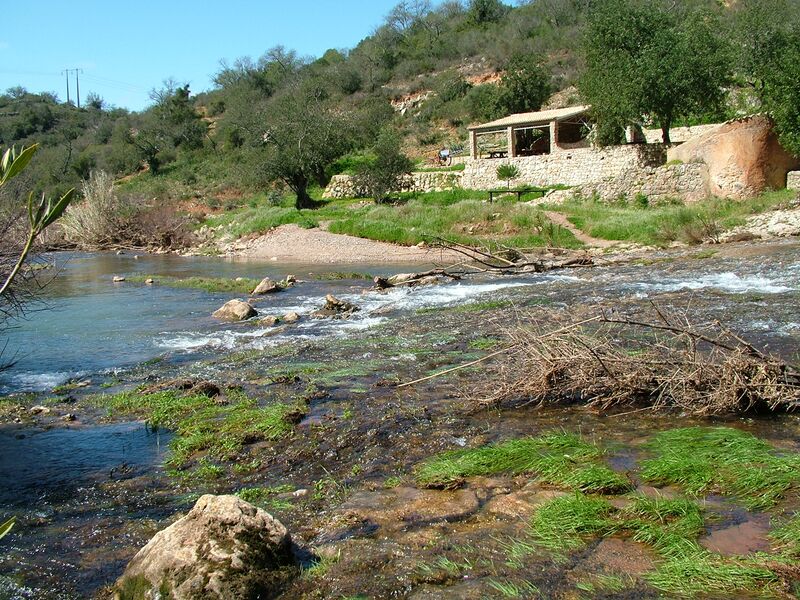 Lote de Terreno com 1 400 m²  em Albufeira