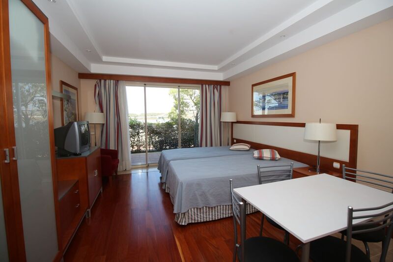 1 bedroom Apartment with swimming pool in Lagoa