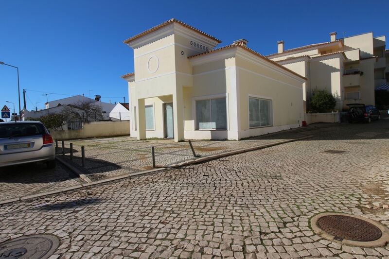  Commercial area in Albufeira