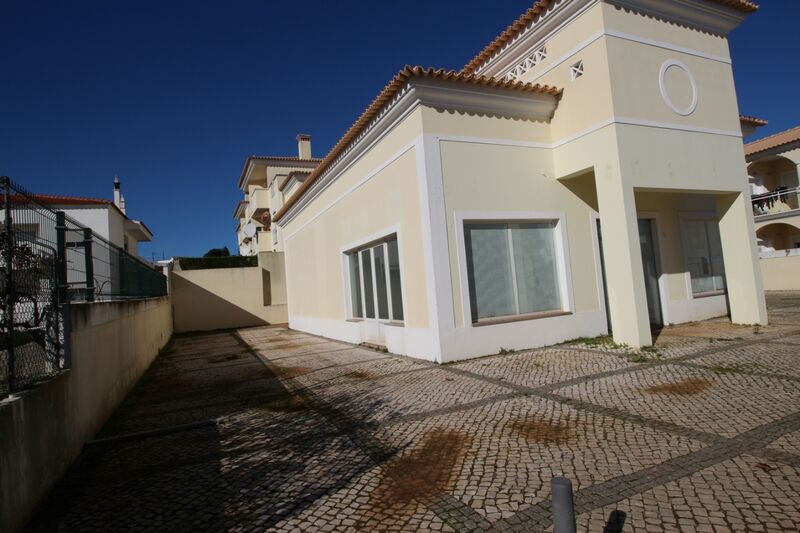  Commercial area in Albufeira