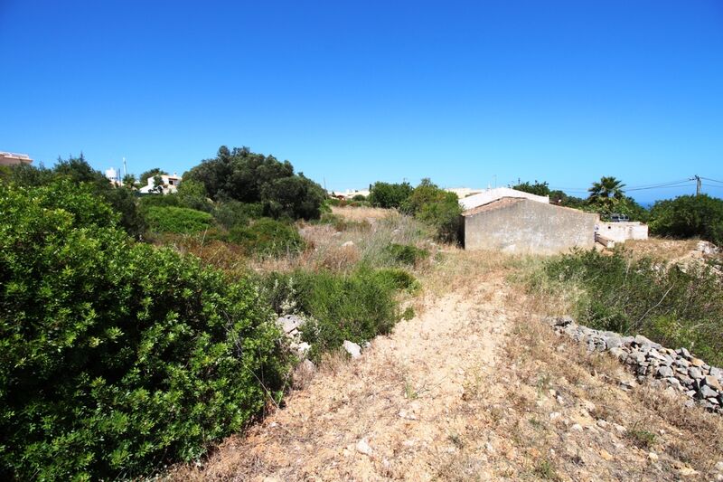 9 540 m²  Land plot with swimming pool in Albufeira