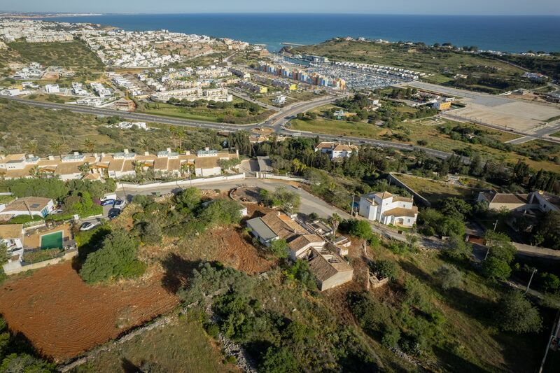 9 540 m²  Land plot with swimming pool in Albufeira