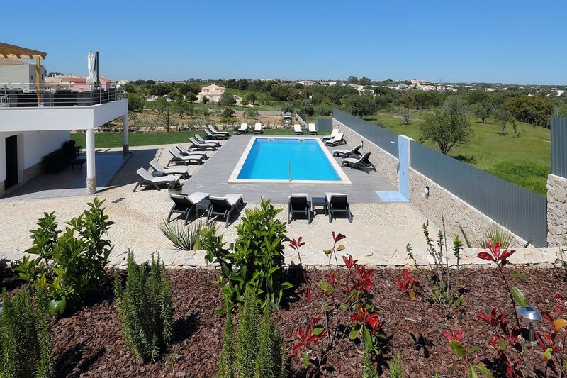 10-bedroom-335m2-House-for-sale-in-Albufeira-Algarve