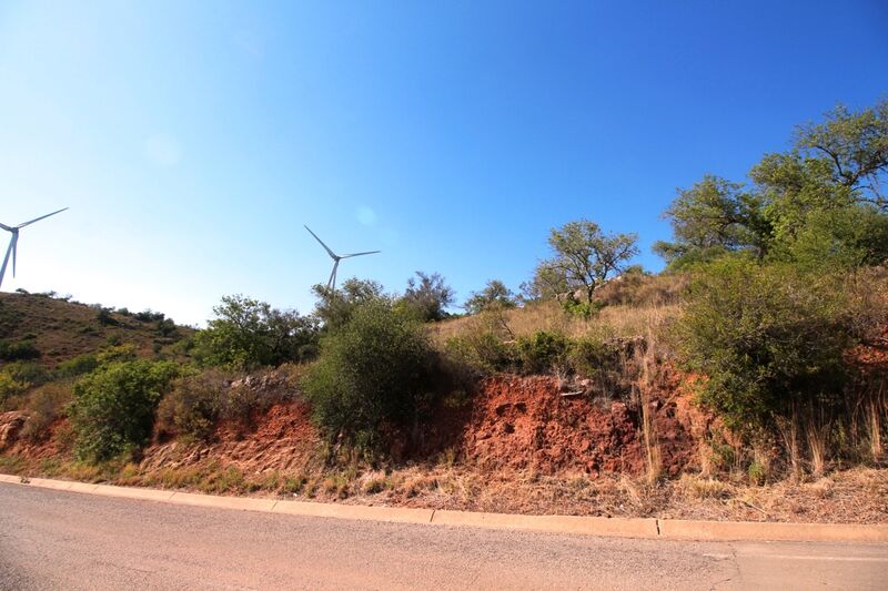 Lote de Terreno com 5 000 m²  em Silves