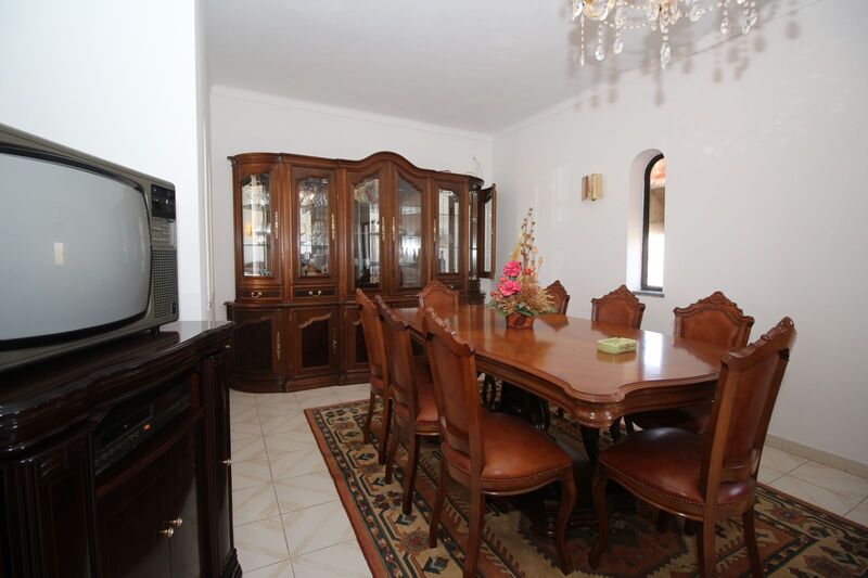 2 bedroom Commercial area in Albufeira