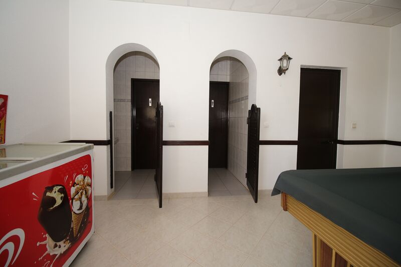 2 bedroom Commercial area in Albufeira