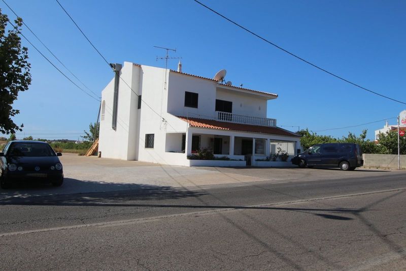 2 bedroom 248 m² Commercial area for sale in Albufeira, Algarve 