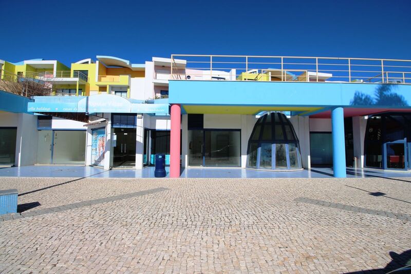  Commercial area in Albufeira
