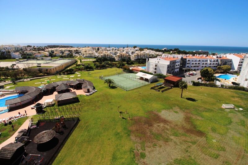 Apartamento com 2 quartos e piscina em Albufeira