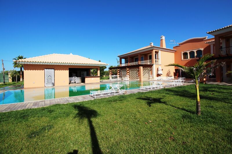 5 bedroom House with swimming pool in Albufeira