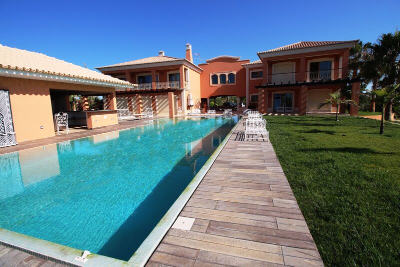 5 bedroom House with swimming pool in Albufeira