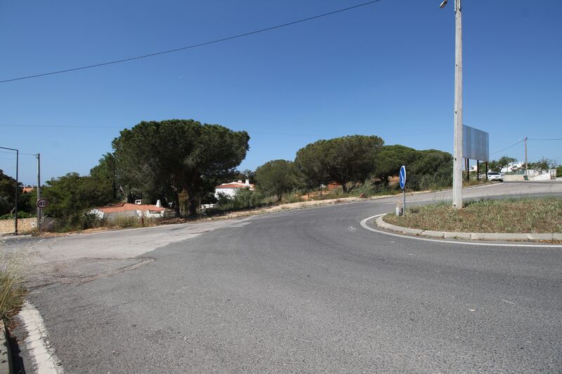 Lote de Terreno com 5 198 m²  em Albufeira