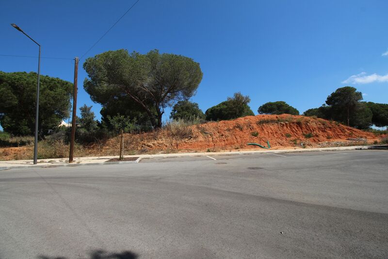 Lote de Terreno com 5 198 m²  em Albufeira