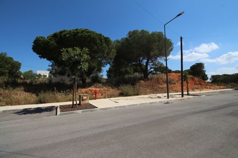 Lote de Terreno com 5 198 m²  em Albufeira