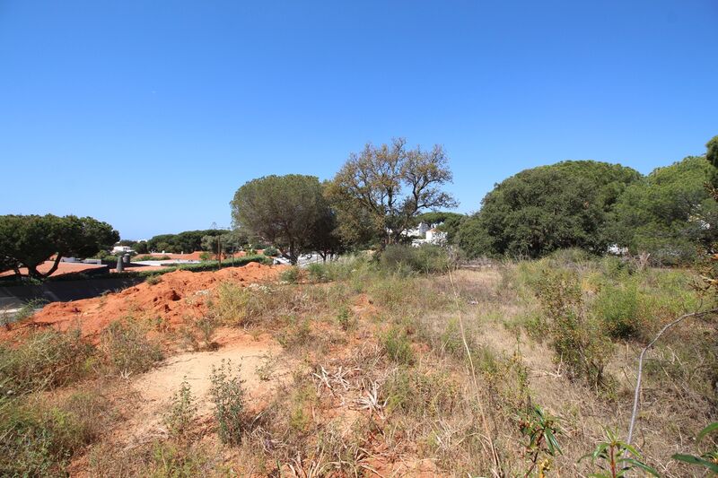 Lote de Terreno com 5 198 m²  em Albufeira