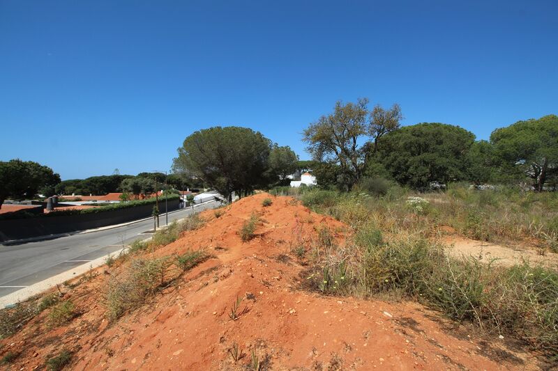 Lote de Terreno com 5 198 m²  em Albufeira