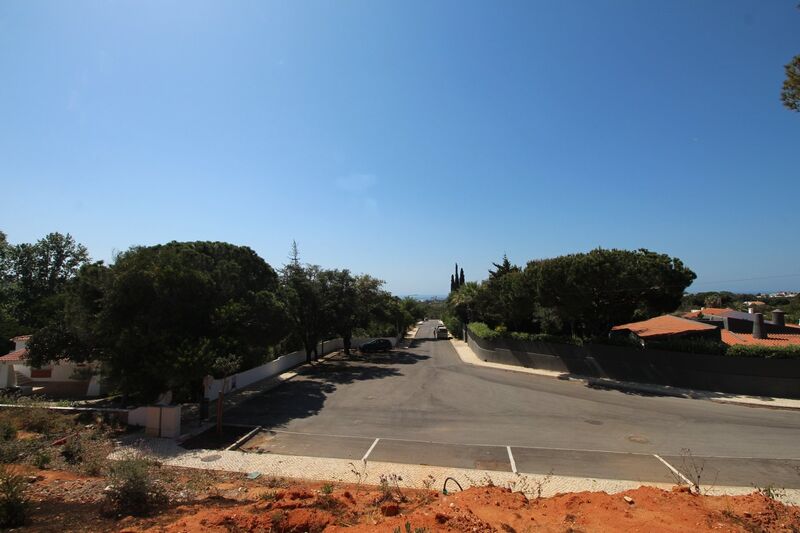 Lote de Terreno com 5 198 m²  em Albufeira