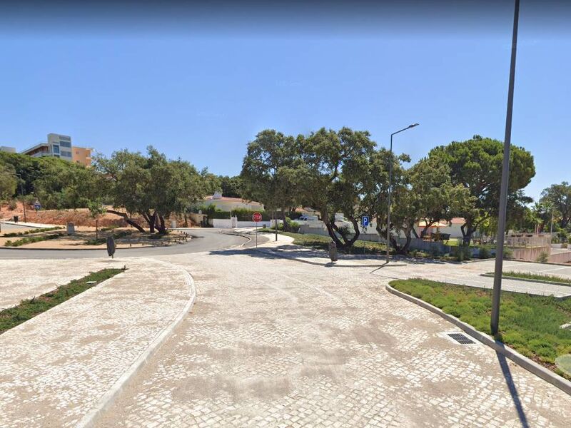 20 123 m²  Land plot with swimming pool in Albufeira