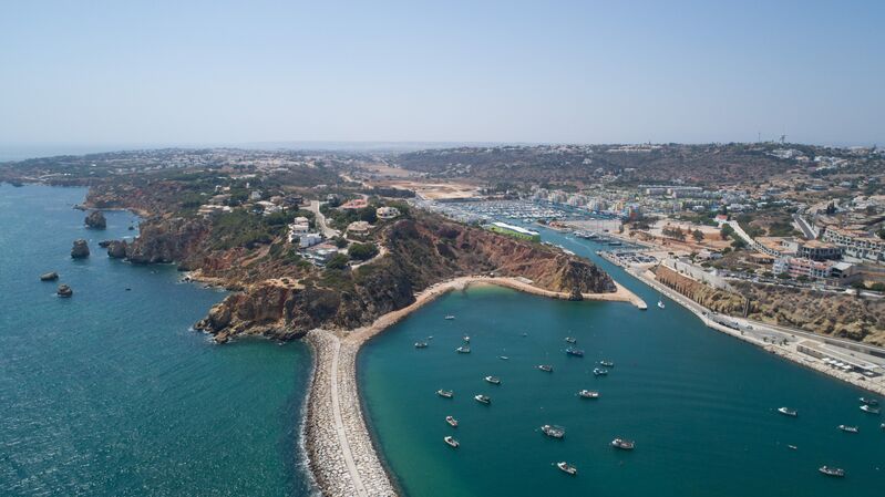  Commercial area in Albufeira