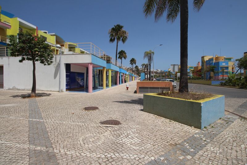  Commercial area in Albufeira