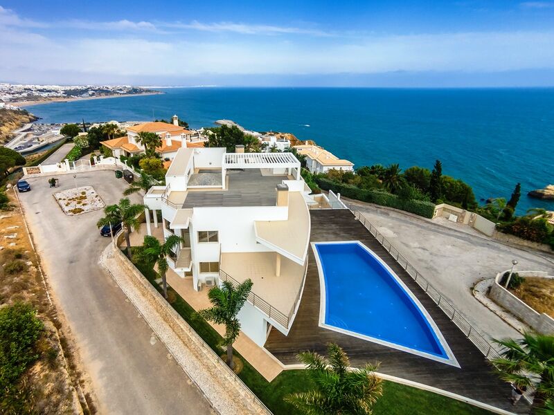 5 bedroom House with swimming pool in Albufeira